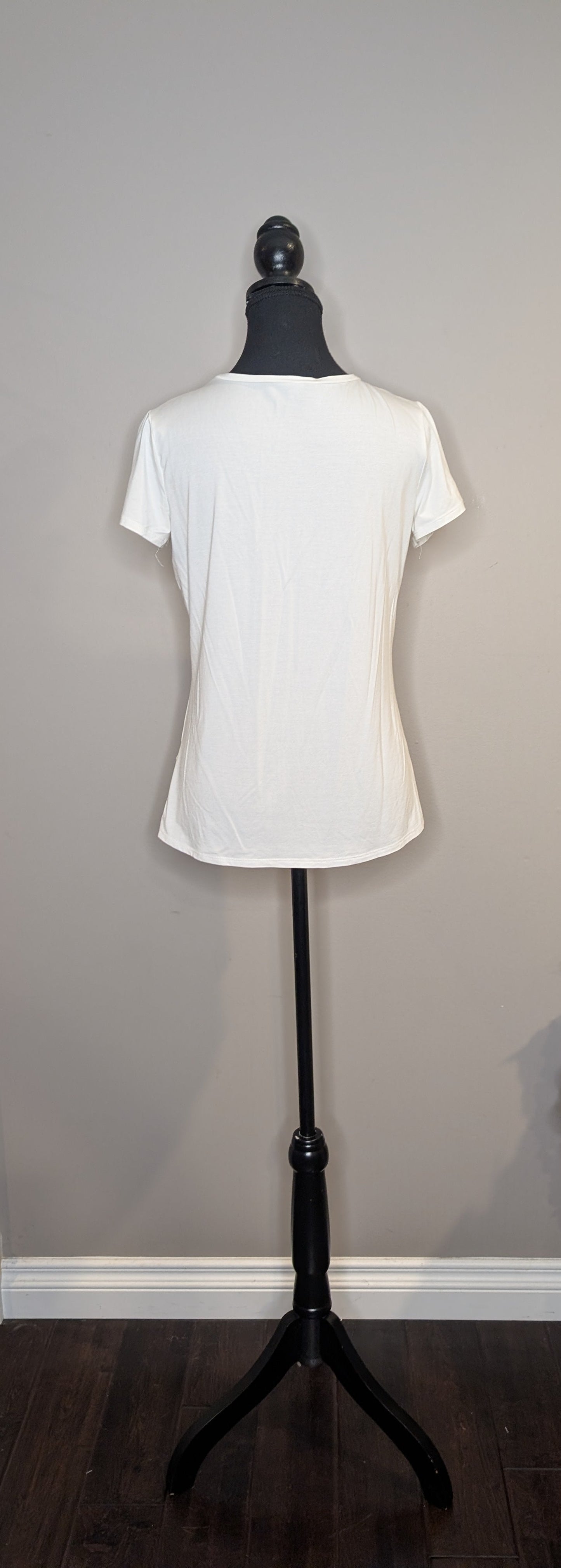 RW&Co Classic T-Shirt — Women's Size Small