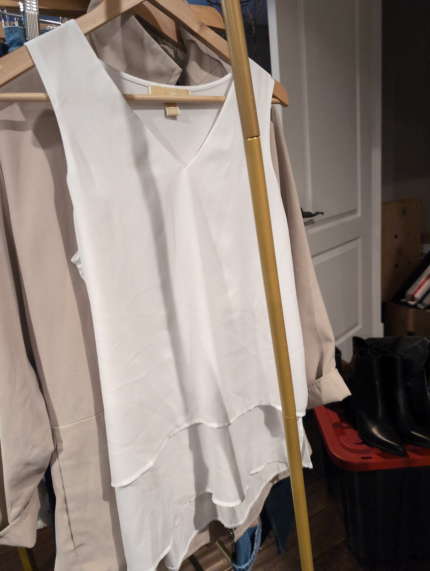 Michael Kors Sleeveless White Blouse — Women's Size Medium
