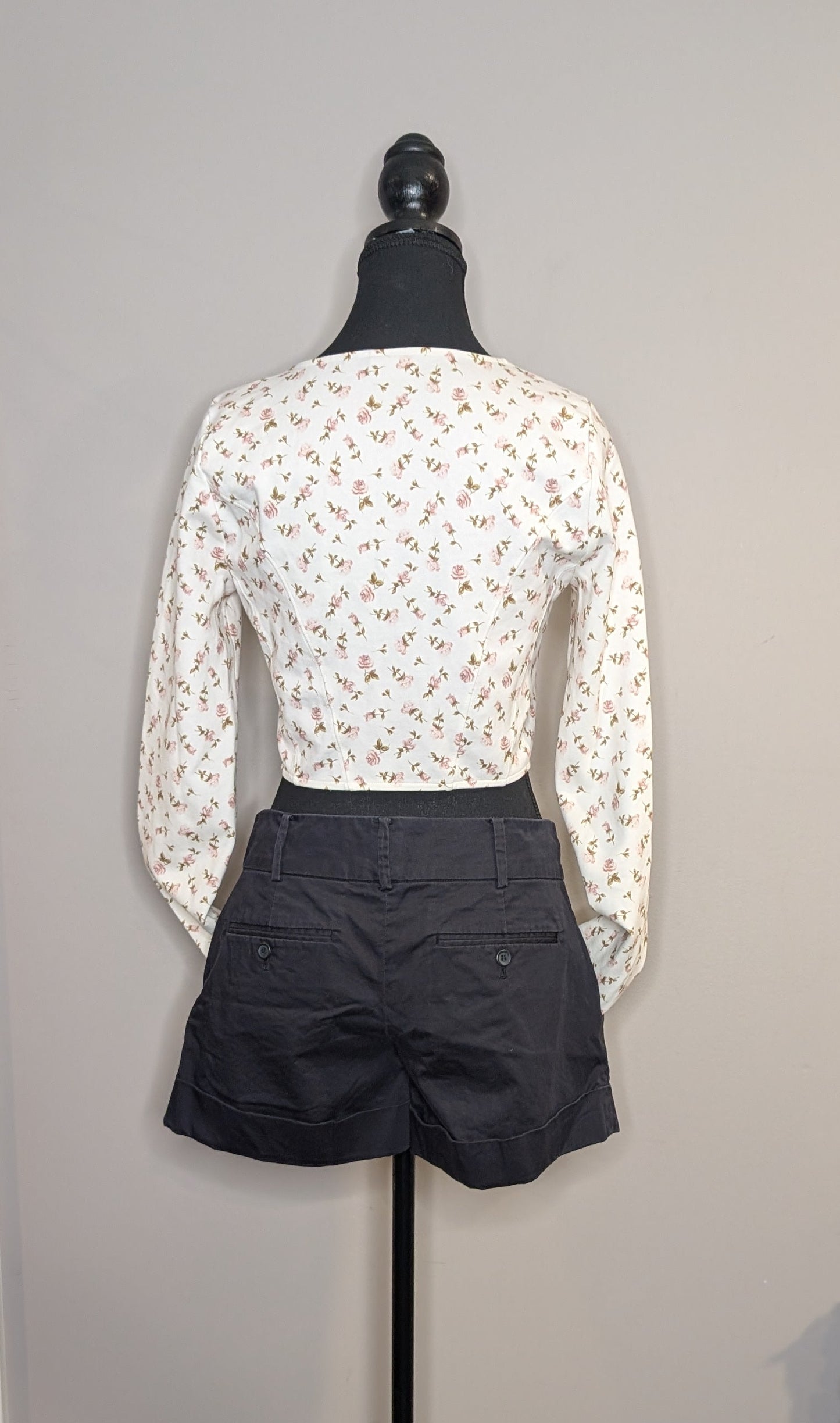 Sunday Best Aritzia Rose Print Crop Top — Women's Size Medium