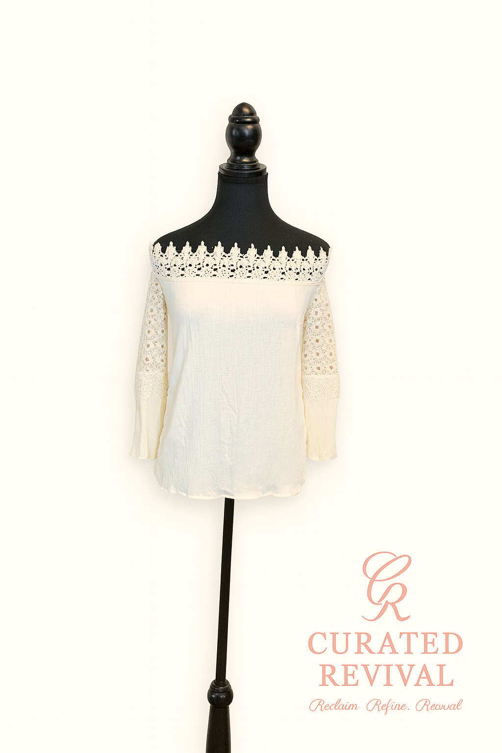 Neiman Marcus Embroidered Blouse — Women's Size XS