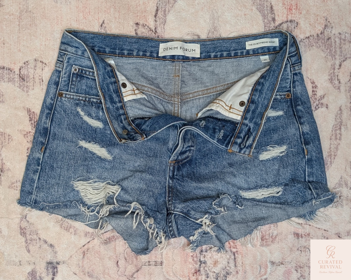 Denim Forum The Boyfriend Short — Women's Size 26