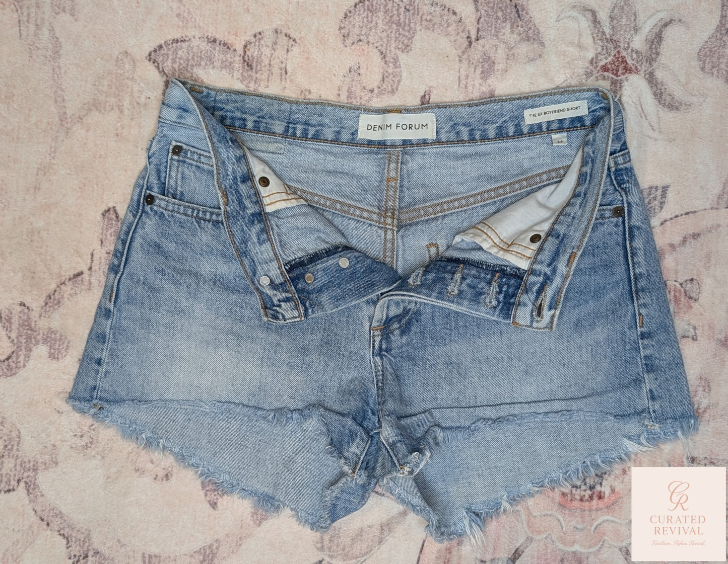Summer Fling – Denim Forum Ex-Boyfriend Shorts Size 26 - $36