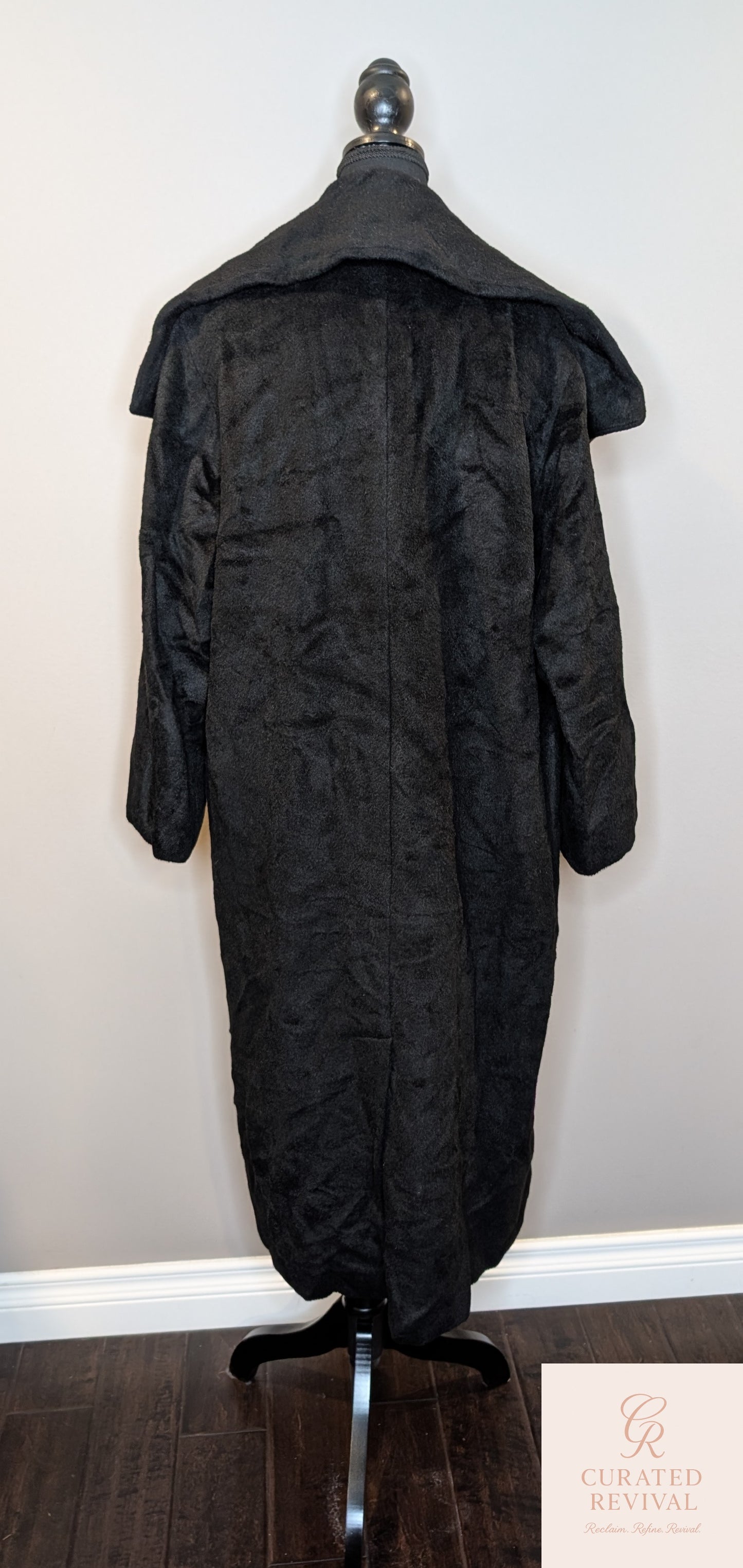 Louis Féraud Black Textured Wrap Coat – Size 6 - $98