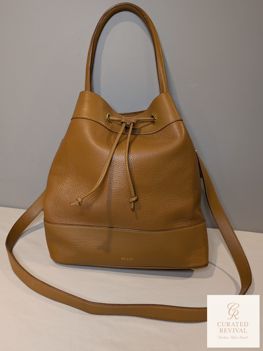 The Luxe Carry Edit – Mezzi Tan Leather Bucket Bag