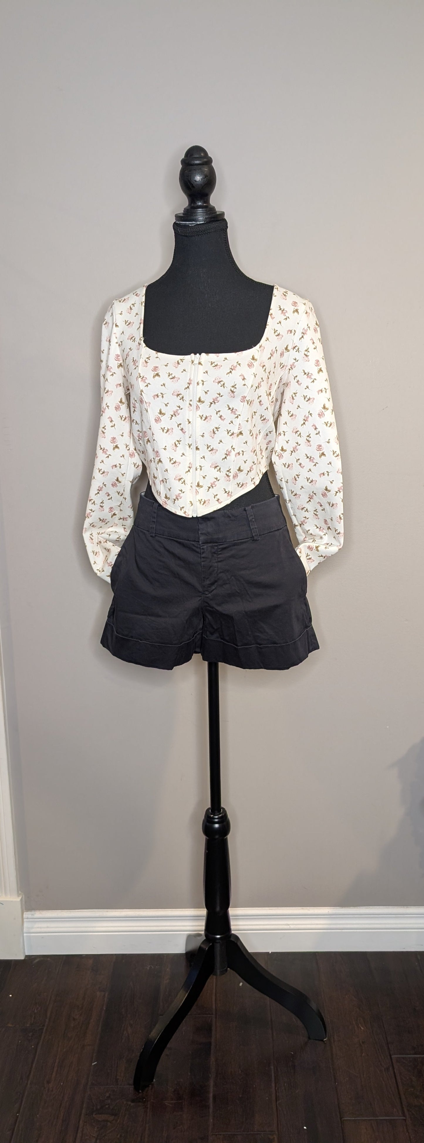 Club Monaco Shorts — Women's Size S/M