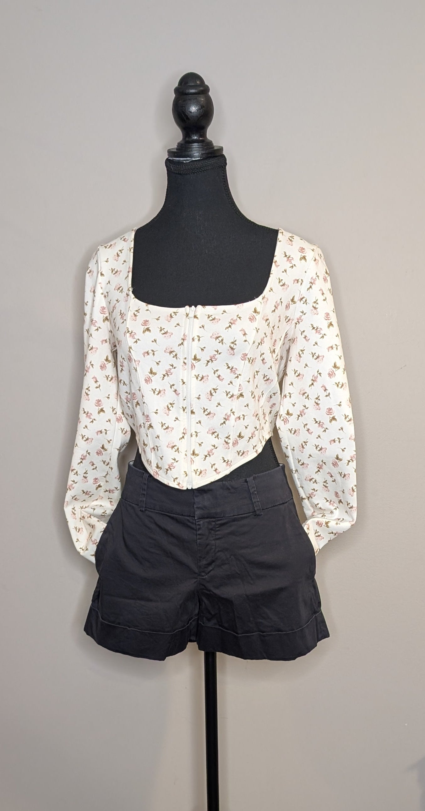 Sunday Best Aritzia Rose Print Crop Top — Women's Size Medium