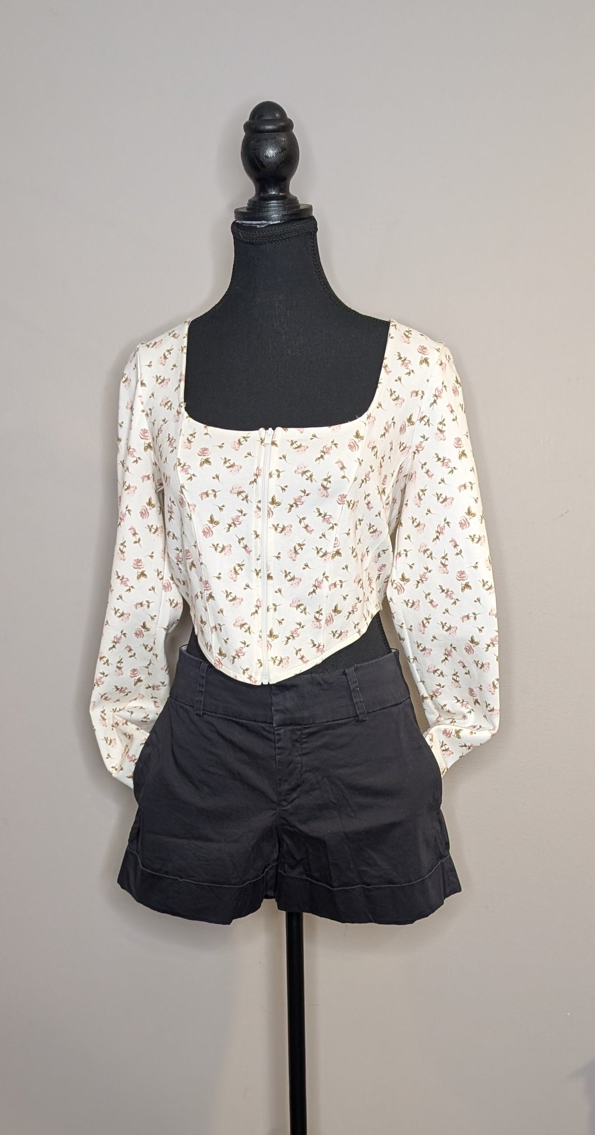 Sunday Best Aritzia Rose Print Crop Top — Women's Size Medium