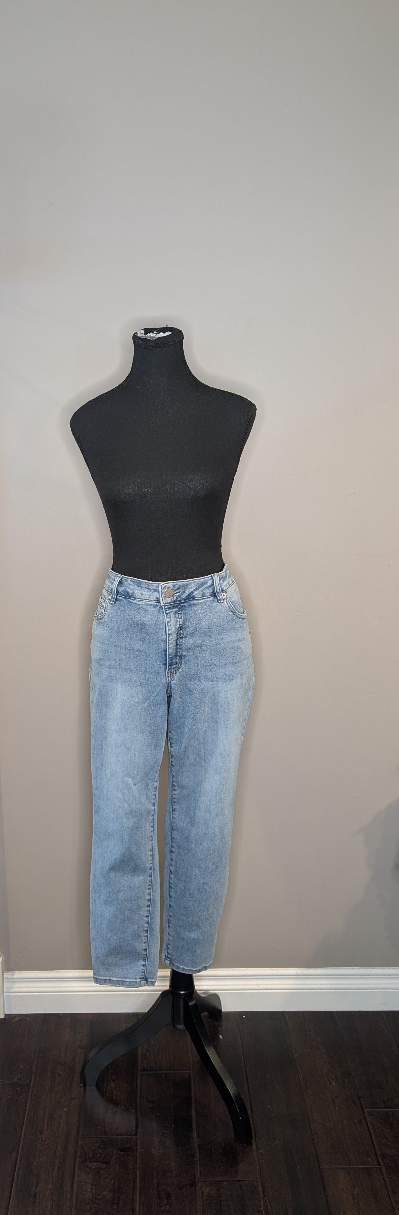 Melanie Lynn Bow Accent Jeans — Women's Size 12