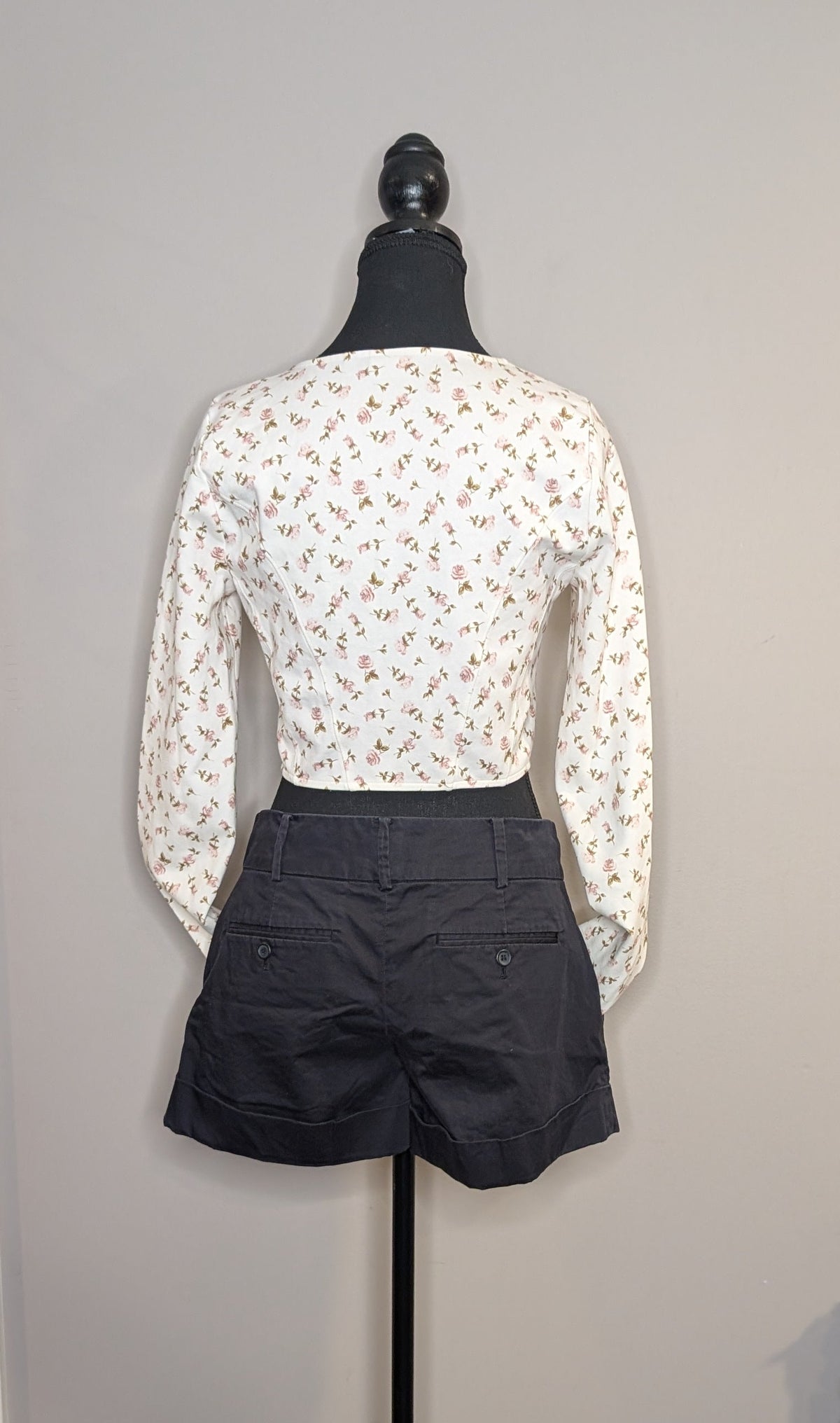Sunday Best Aritzia Rose Print Crop Top — Women's Size Medium