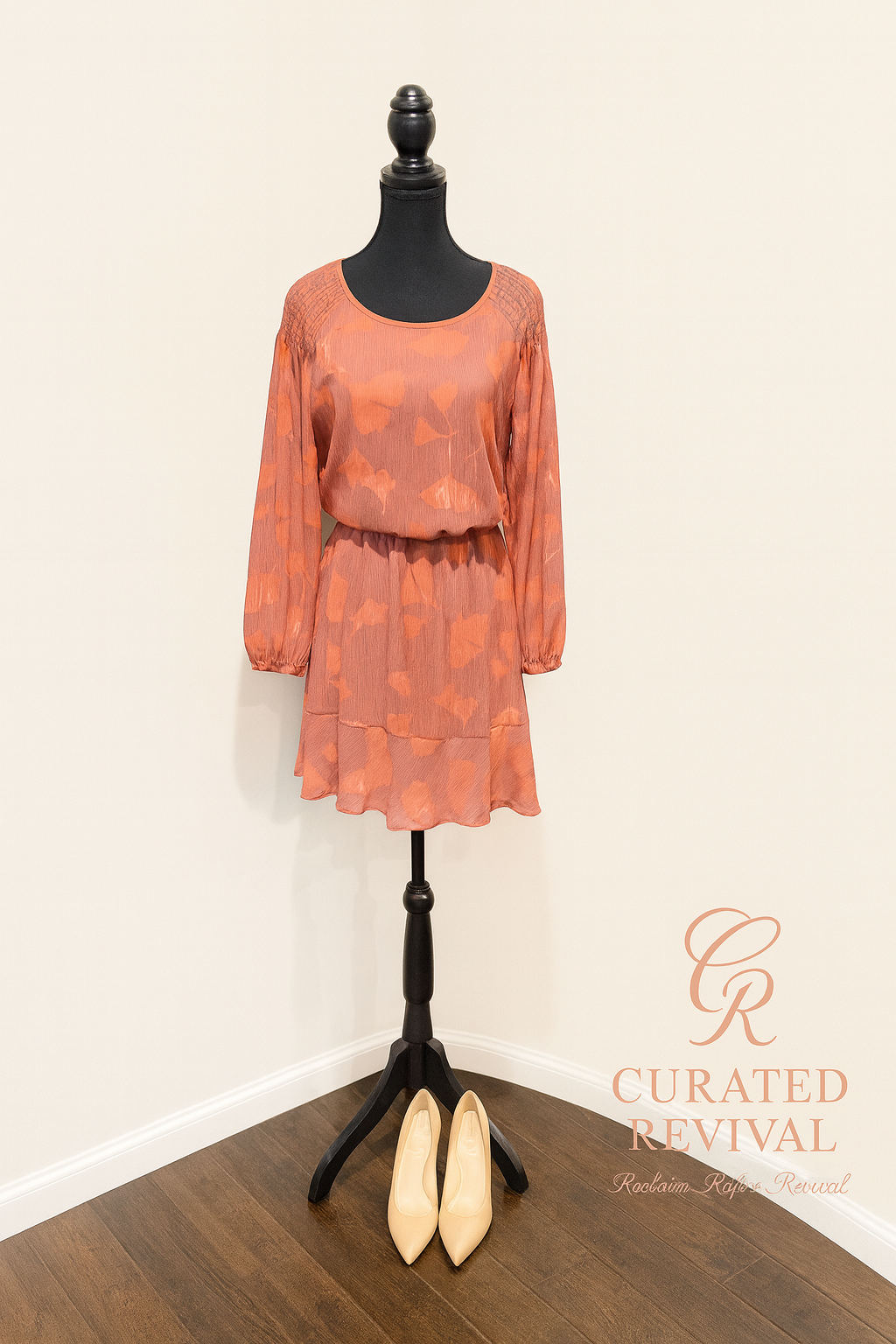 Halston Coral Abstract Print Long Sleeve Dress – Size Large $38 CAD – Only one available