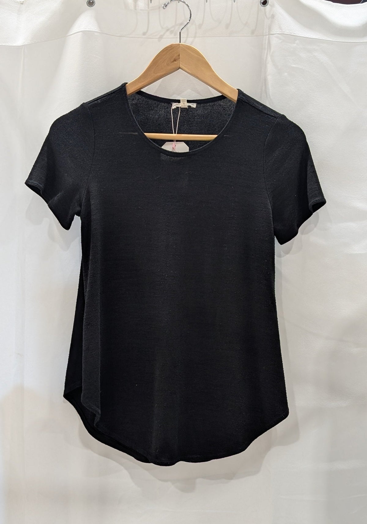 Fall Outfit Bundle | Aritzia Denim Forum Jeans, Wilfred Free Tee, Alfred Sung Cardigan & Marc Fisher Boots