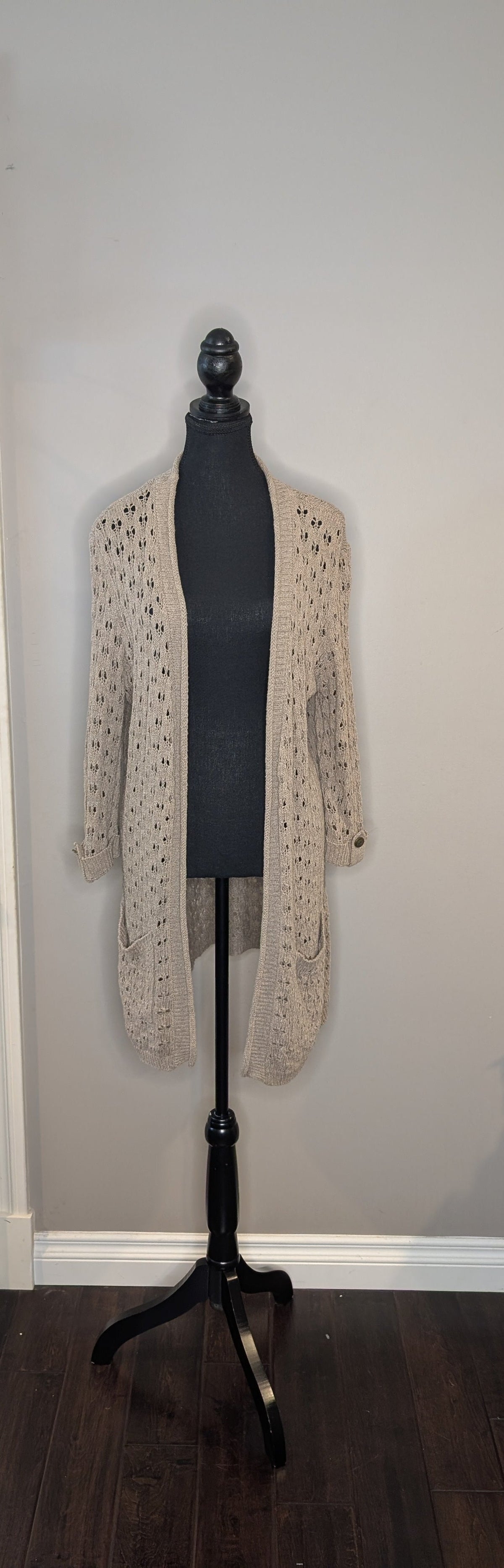 Fall Outfit Bundle | Aritzia Denim Forum Jeans, Wilfred Free Tee, Alfred Sung Cardigan & Marc Fisher Boots